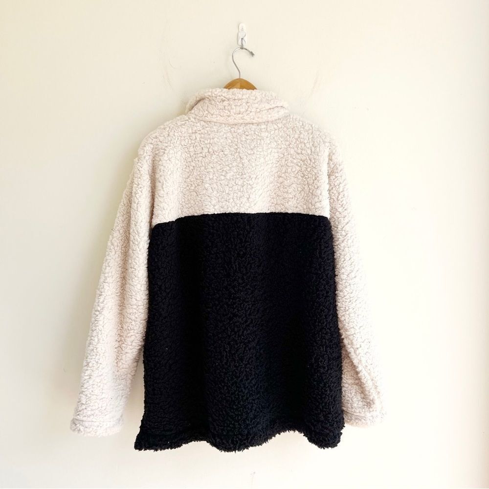 Linda Anderson Color Block Sherpa Pullover - Picture 4 of 6